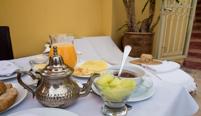 Petit-déjeuner en terrasse à Marrakech