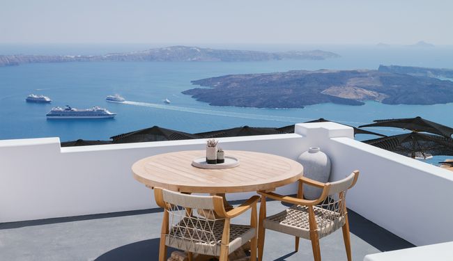 Restaurant à Imerovigli avec vue sur le volcan