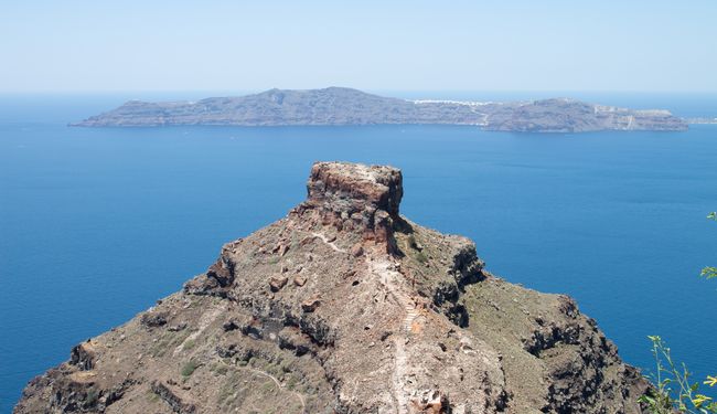 Le rocher de Skaros à Santorin