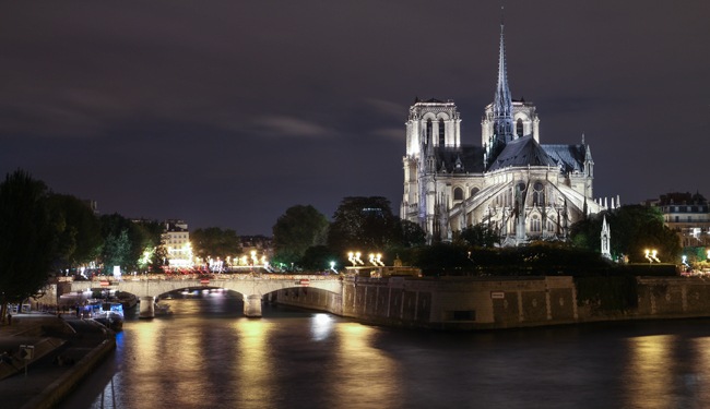 Faire des photos de paris la nuit avec le cours de graine de photographe