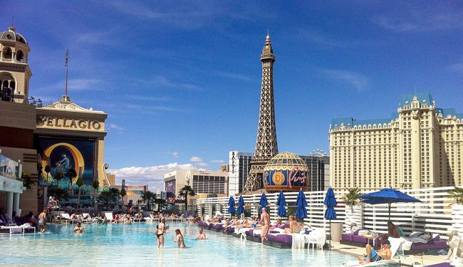 La plus belle piscine de Las Vegas est au Cosmopolitan