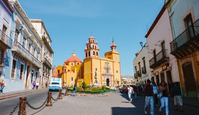 Basilique de la Plaza de la Paz à Guanajuato