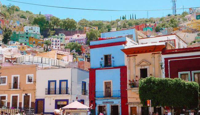 Maisons colorées à Guanajuato au Mexique