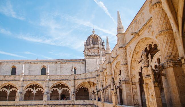 Cloître du monastère des Hiéronymites à Lisbonne