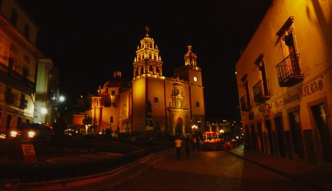 Plaza de la Paz de nuit à Guanajuato